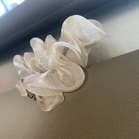 Fashion Rhinestone H sheer scrunchie New - Picture 4 of 7